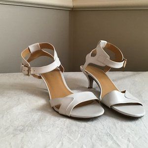 Nine West White Sandals. Size 9M
